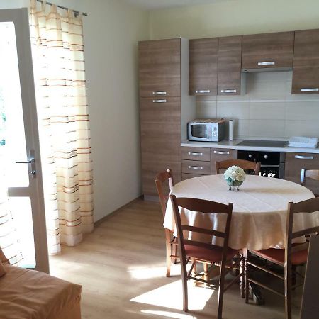 Apartment Biserka Barbat na Rabu Exterior foto